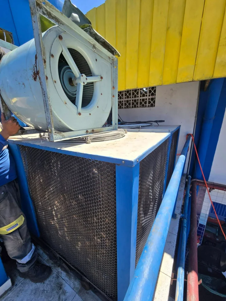 Equipo de climatización industrial abierto